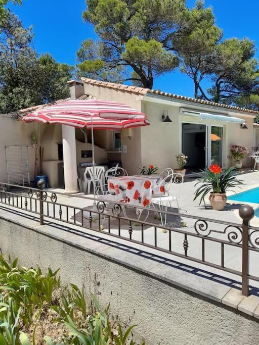 Villa Le Bosquet En Luberon. 메네르브 외부 사진